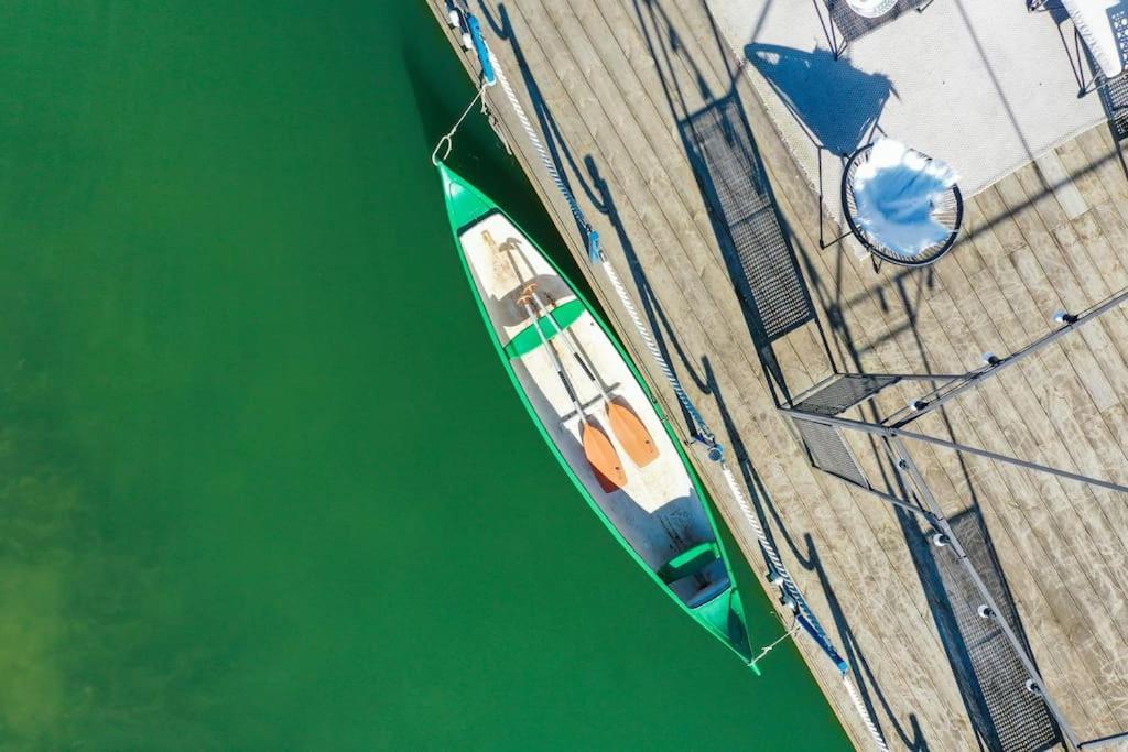 Ocarujuci Houseboat Na Dunaji براتسيلافا المظهر الخارجي الصورة