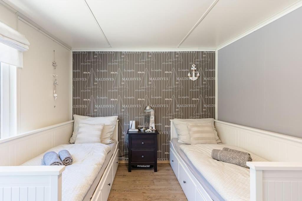 Ocarujuci Houseboat Na Dunaji براتسيلافا المظهر الخارجي الصورة